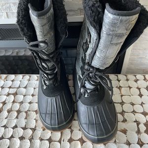Kamik Women’s Size 8 lined snow boots